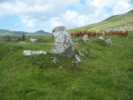 Hügelgrab mit Portalsteinen